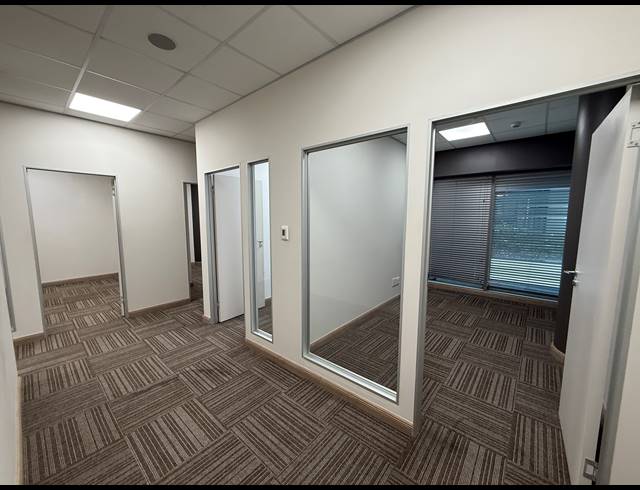 139M² OFFICE TO LET IN ROSEBANK